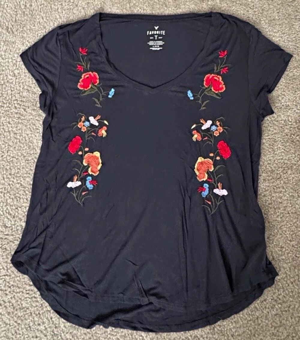 Aerie Slate Floral Embroidered V-Neck Short Sleeve Pullover Womens large T-Shirt